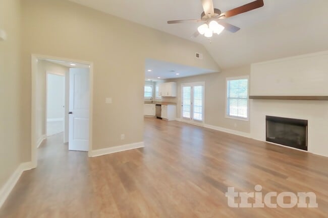 Photo - 1059 Spicer Dr