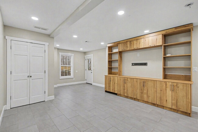 Building Photo - 1920 Lena Carter Rd Unit BM