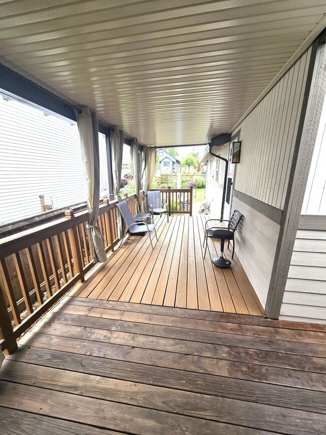 Photo - Great Location! Welcome Gardners! Tons of nice amenities ! * Landscape Service is Included *