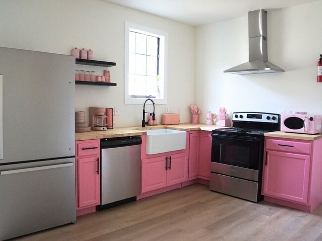 Photo - 426 W King St Unidad A