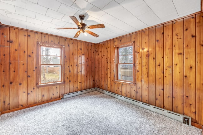 Photo - 105 N Metonga Ave