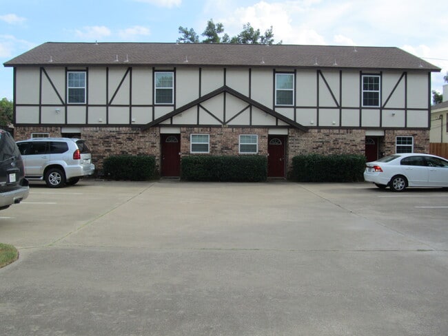 Building Photo - 239 W Peach St Unit E