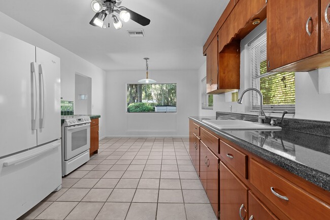 Photo - 506 NE 10th Ave