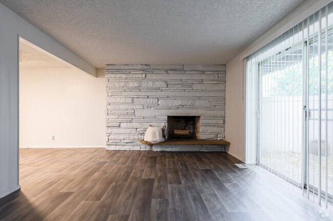 2BR, 1BA - 1,120SF