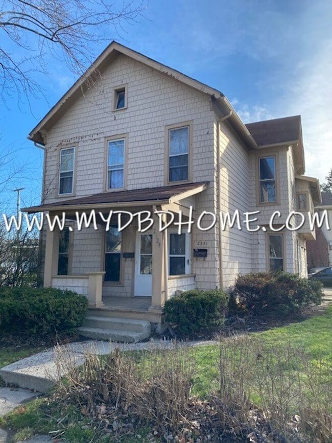 Building Photo - 2329 S Harrison St Unit 2329 S Harrison Rental