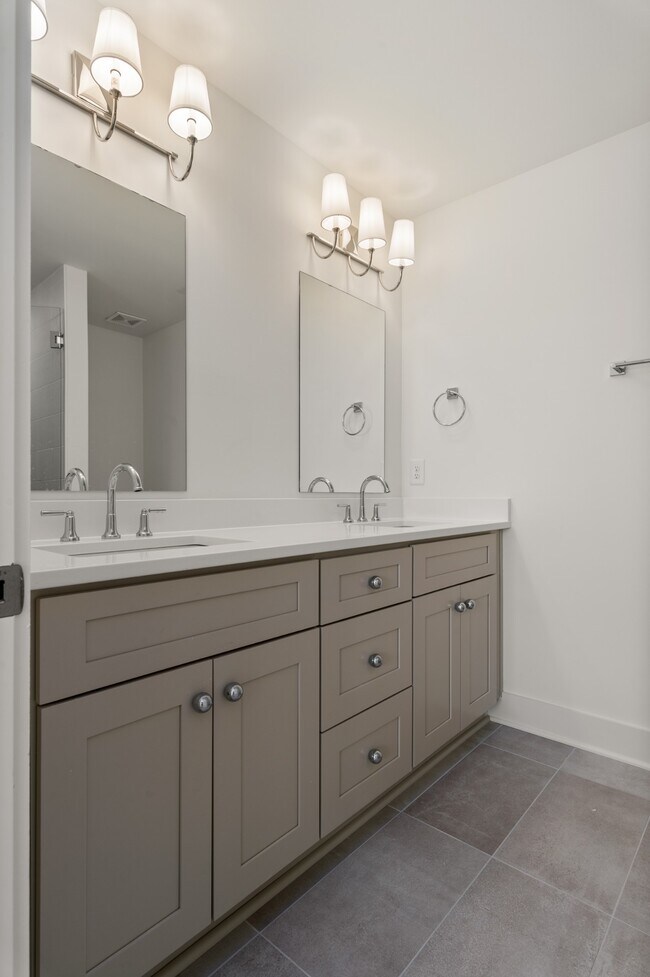 Photo - 504 Edwin St