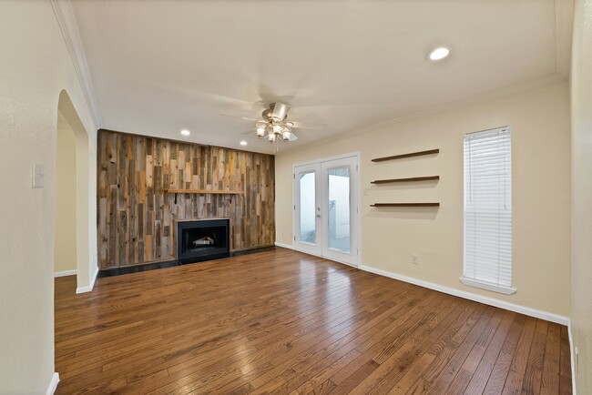 Photo - 2303 Park Hill Dr