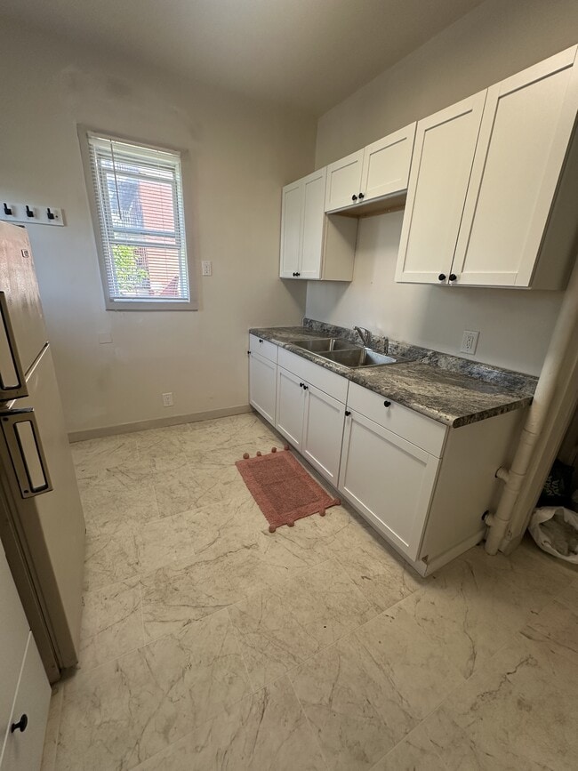 Photo - 617 Rhomberg Ave