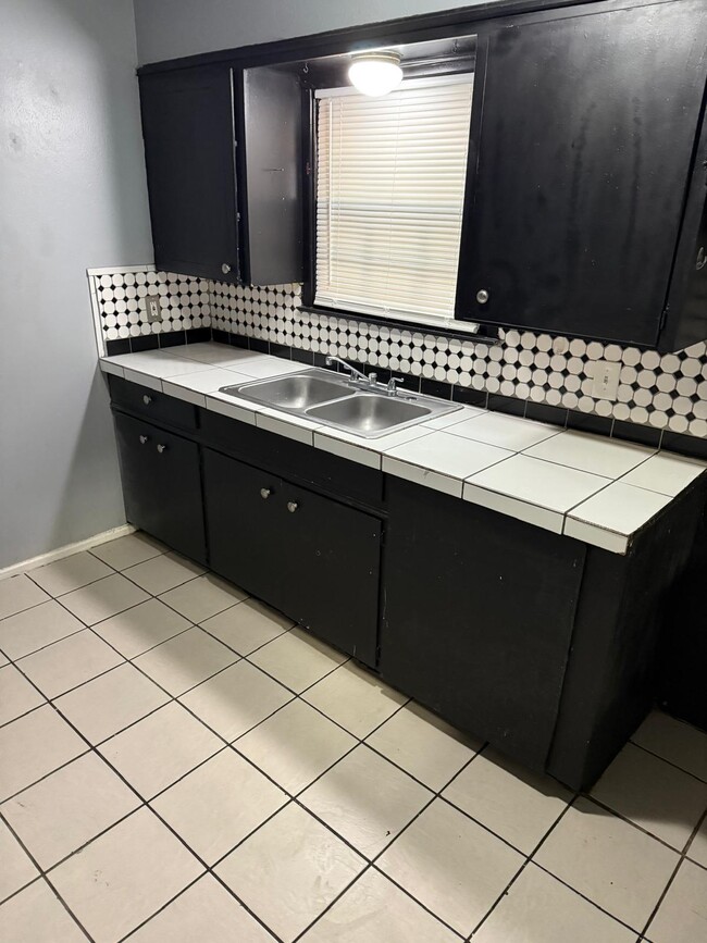 Photo - 2107 49th St