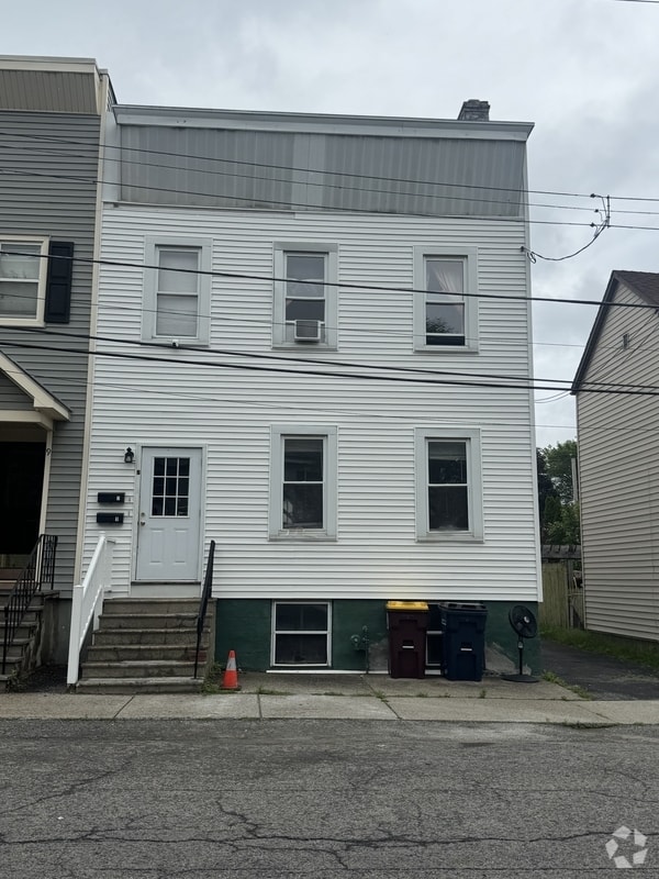 Building Photo - 7 Corning St Rental