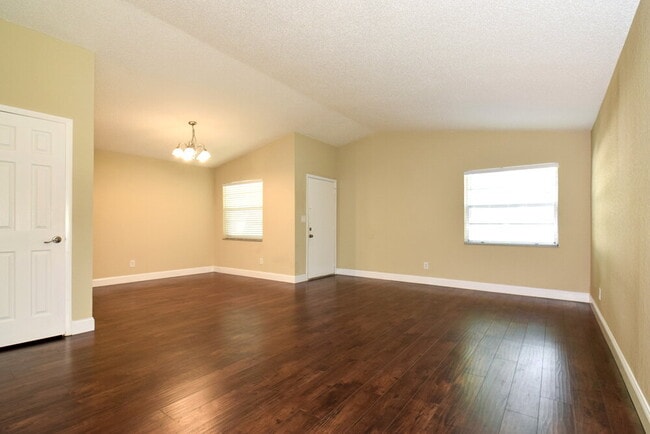 Photo - 4404 Sawgrass Blvd