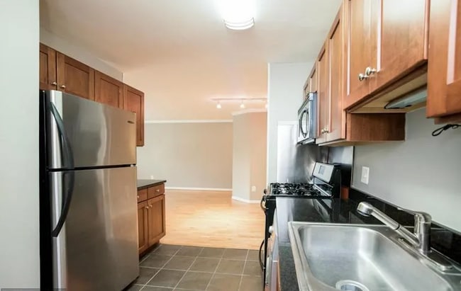 Photo - 3109 Naylor Rd SE