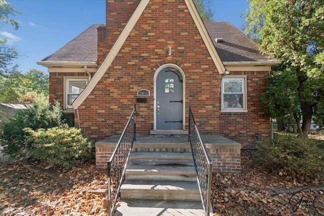 Photo - 3 Bedroom - 2.5 Bath - Redford - $1425
