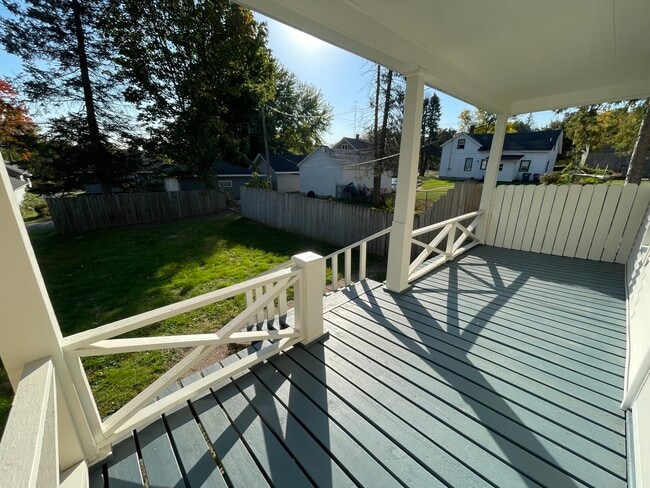 Photo - 111 N 8th Ave