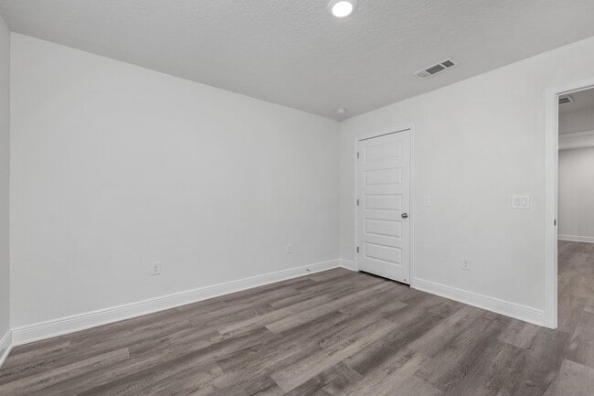 Photo - 8154 Lawton St