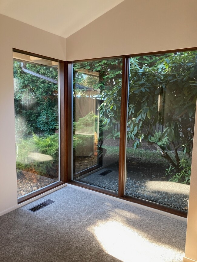 Photo - 6007 74th St NE