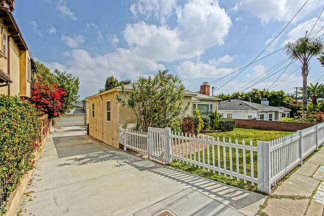 Photo - 1741 2nd St. Unit 1745