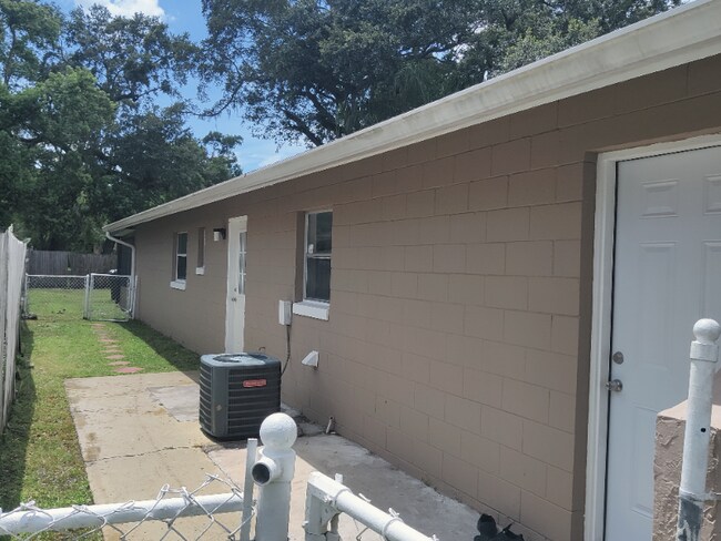 Photo - 422 N Rosland Dr Unidad 422