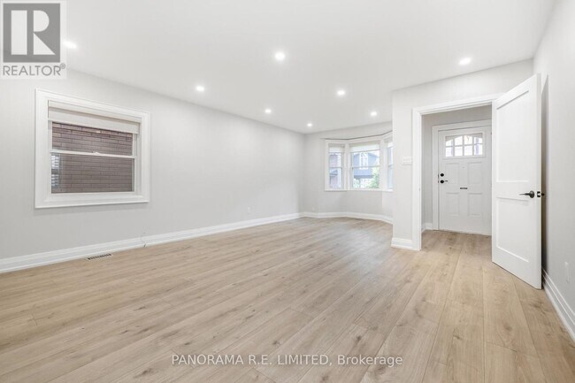 Photo - 140 Wolfrey Ave