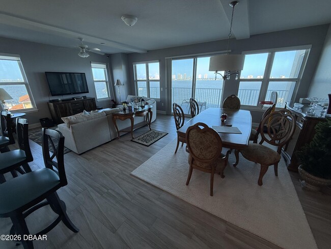 Photo - 2801 S Ridgewood Ave Unit 409