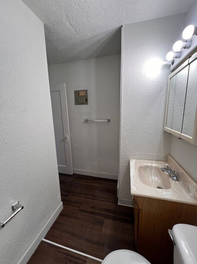 Photo - One bedroom - Midtown