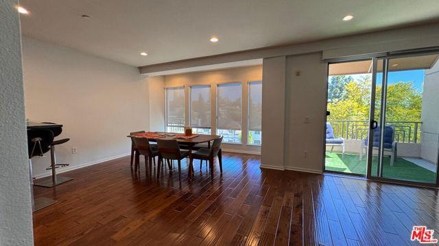 Building Photo - 2111 S Beverly Glen Blvd Unit 2 Rental