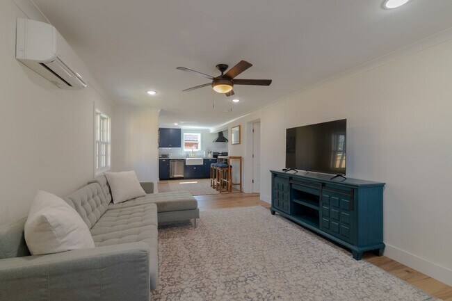 Photo - 1519 16th Ave Unit 16th Ave 1519 1/2  B