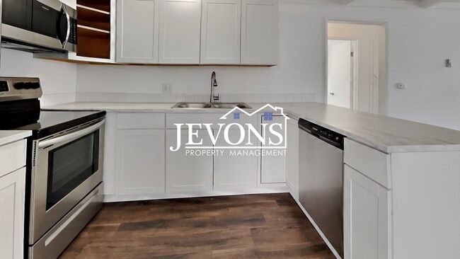 Photo - Cascade Village Apartments - 4815 & 4901 1...