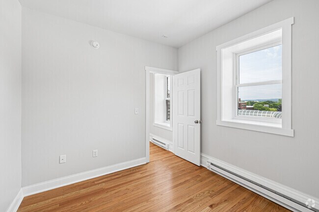 1BR, 1BA - 1,000SF - Bedroom