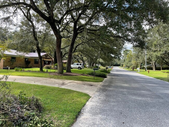 Photo - 173 Grandview Ave