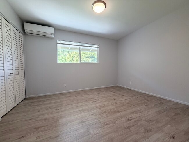 Photo - 137 Oko St