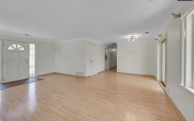 Photo - 4265 Brentwood St