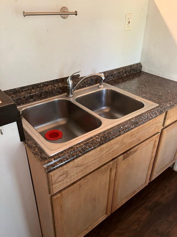 Photo - 720 Alexander St