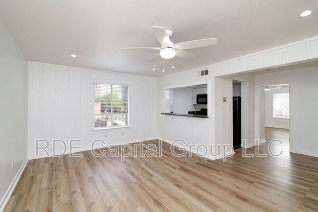 Photo - 2808 Throckmorton St Unit 212