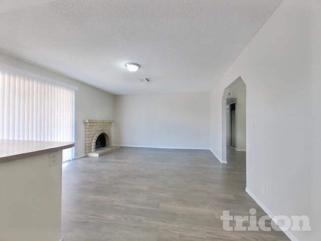 Photo - 313 W Nopal Pl