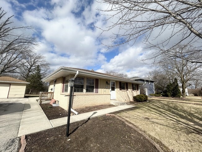 Photo - N89W17784 Martin Dr House