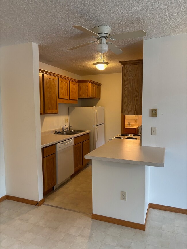 Building Photo - 4404 Markle Rd Unit 1 Rental