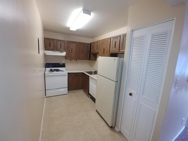 Photo - 325 Cragmor Rd