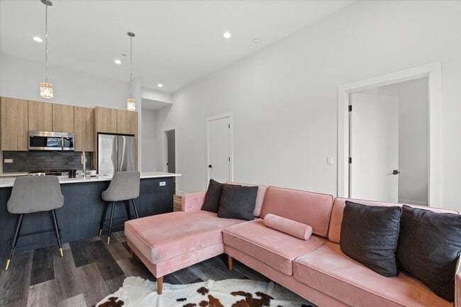 Photo - 2317 N Clark St Unit 410