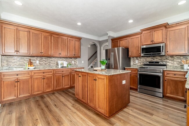Photo - Beautiful 5 Bedroom, 4 Full Bath Family Home