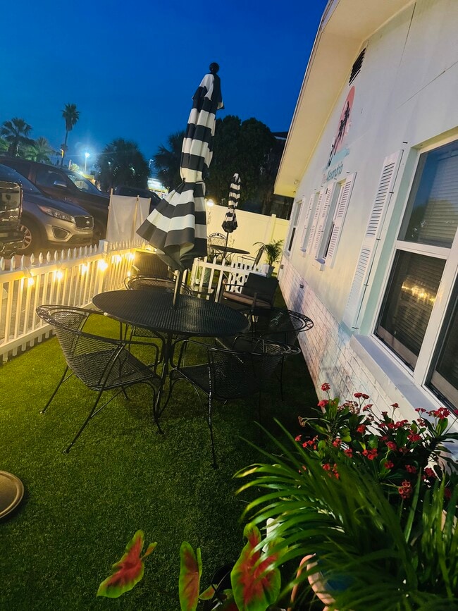 Building Photo - 520 69th Ave Unit 1