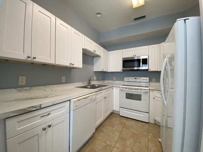 Photo - Corner Unit 3 Bedroom, 2.5 Bath Townhome i...