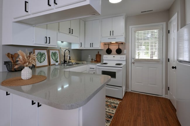 Apartamentos Edgewood en Burner, Carolina del Norte - Edgewood Apartments