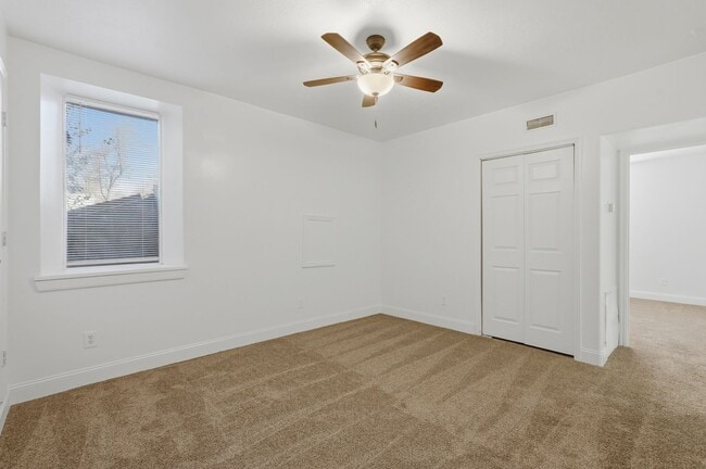 Photo - 541 27th St Unidad B