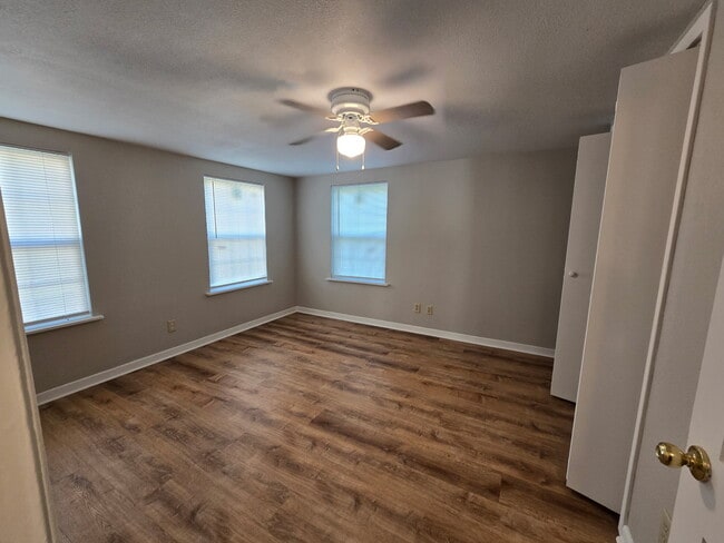 Photo - 2307 Elm Ave Unidad 2307