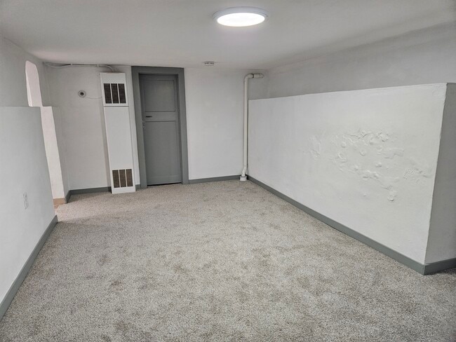 Living room - 338 E Pitkin St Unit B