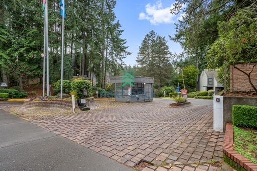 Building Photo - 2 BED & 1.75 BATH FOR RENT