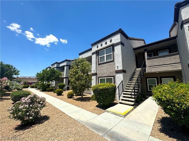 Building Photo - 7255 W Sunset Rd Unit 2111