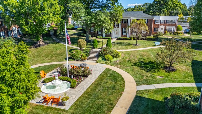 Building Photo - The Parc at Summit Rental