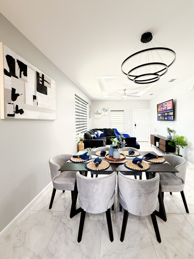 Photo - 2108 E Viviana St Unit Fully Furnished Rental